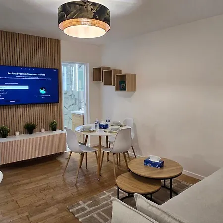 D'architecte En Plein Coeur De 7eme Arrondissement アパート *